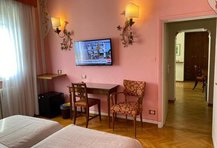 Camera Quadrupla Standard, David