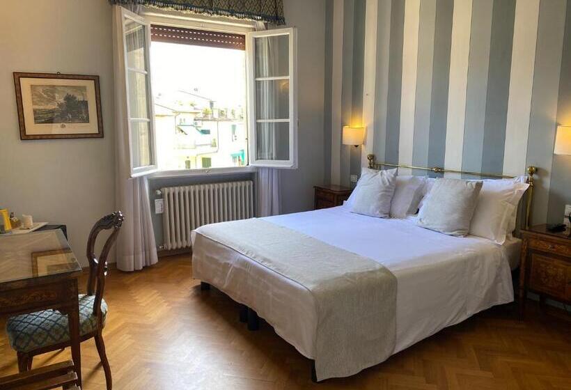 Camera Standard, David