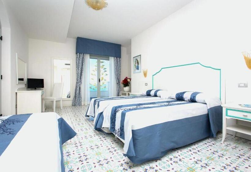 اتاق سوپریور چهار تخته, Ferretti