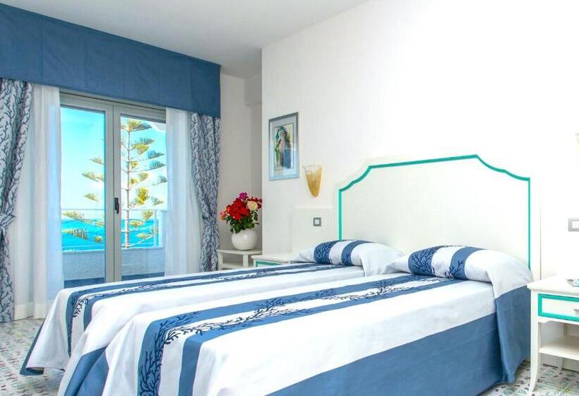 اتاق سوپریور چهار تخته, Ferretti