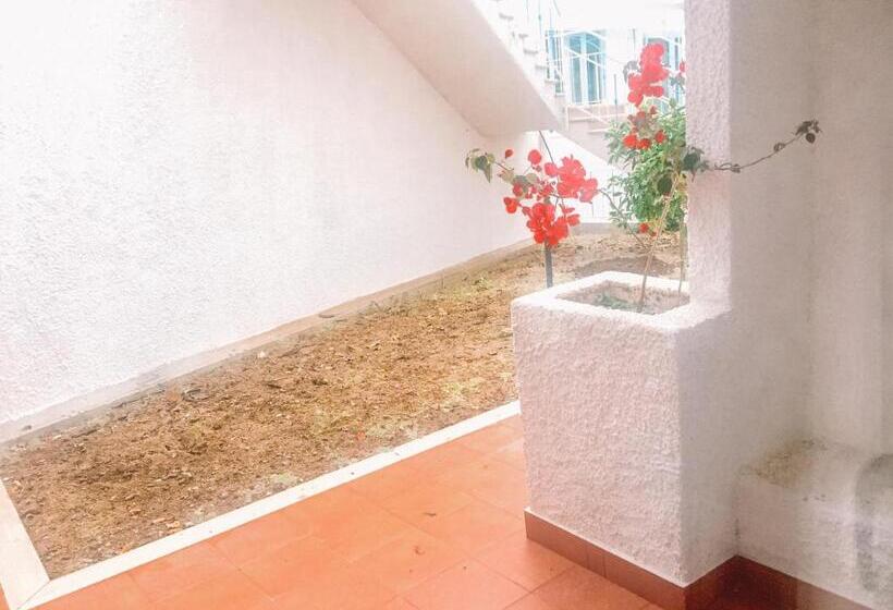 اتاق استاندارد سه نفره, Ferretti