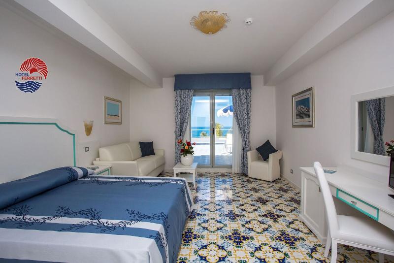 اتاق سوپریور چهار تخته, Ferretti