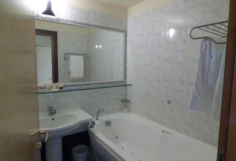 Номер Стандарт Вид на Озеро, Grand Hotel Menaggio