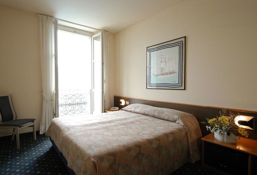 Номер Стандарт Вид на Озеро, Grand Hotel Menaggio