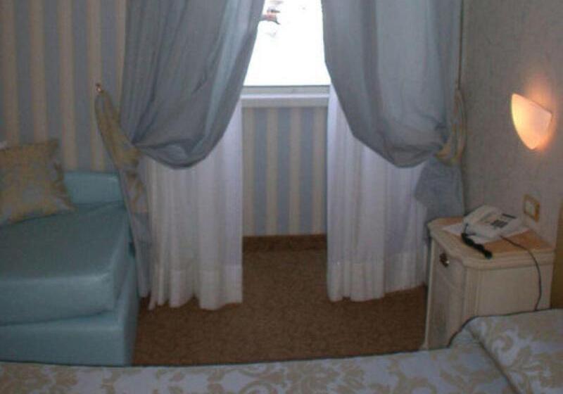 Номер Стандарт Вид на Озеро, Grand Hotel Menaggio