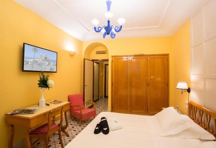 غرفة قياسية مطلّة علي البحر, Regina Isabella Resort Spa Restaurant