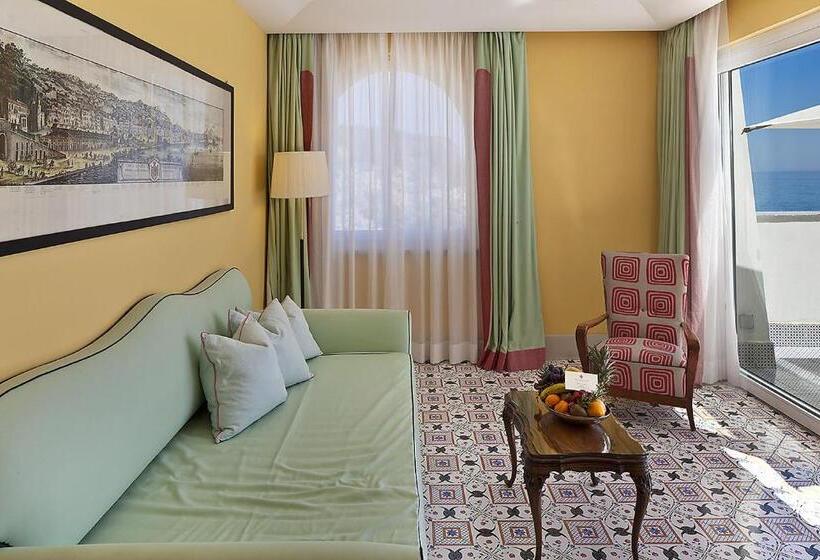 جناح جونيور مطلّ علي البحر, Regina Isabella Resort Spa Restaurant