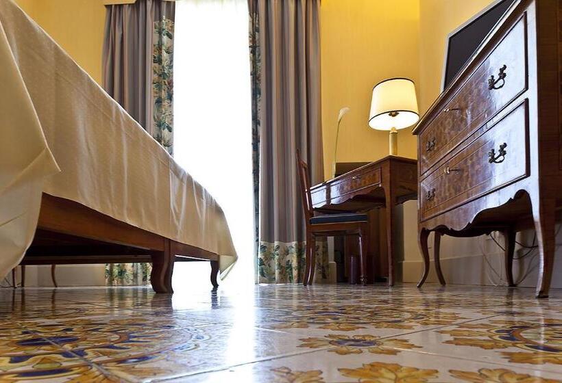 غرفة سوبيريور مطلّة علي الحديقة, Regina Isabella Resort Spa Restaurant