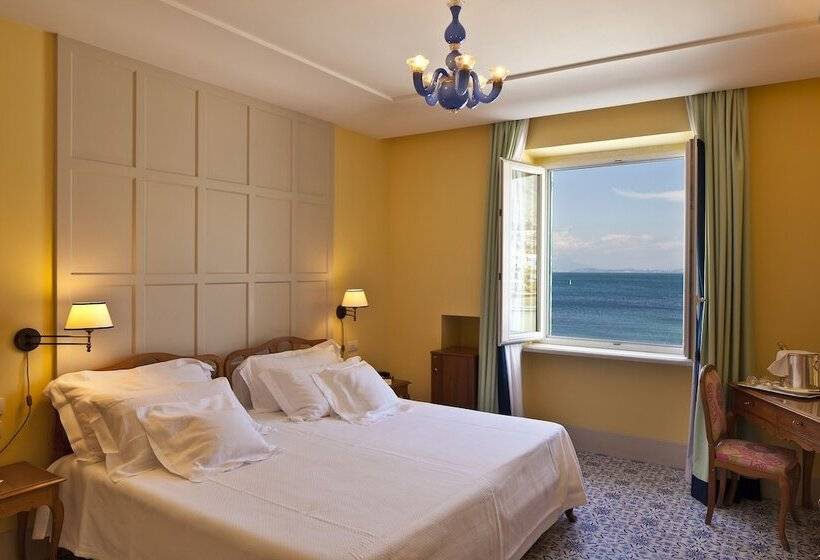 غرفة قياسية مطلّة علي البحر, Regina Isabella Resort Spa Restaurant
