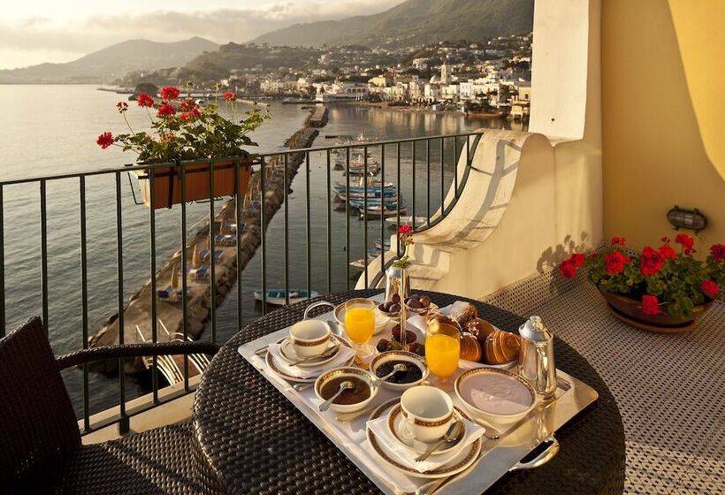غرفة سوبيريور مطلّة علي البحر مزودة بشُرفة, Regina Isabella Resort Spa Restaurant
