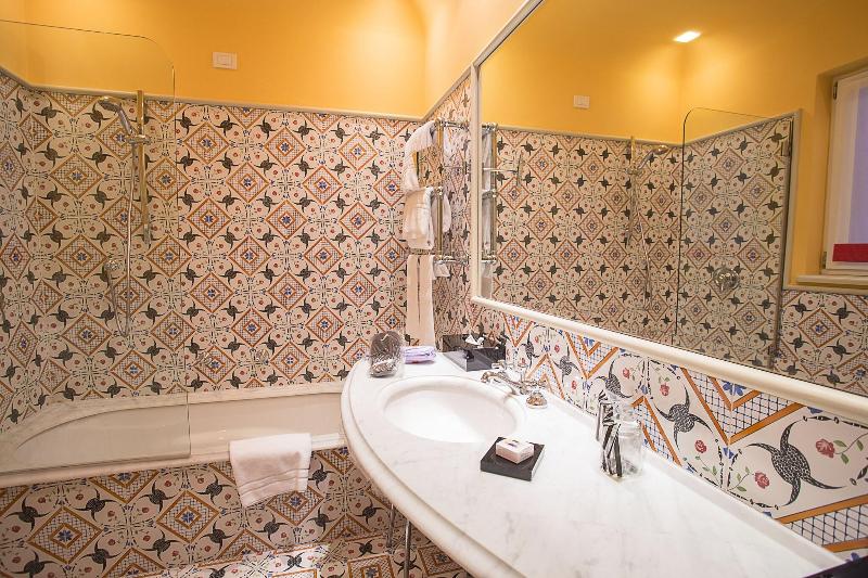 جناح جونيور, Regina Isabella Resort Spa Restaurant