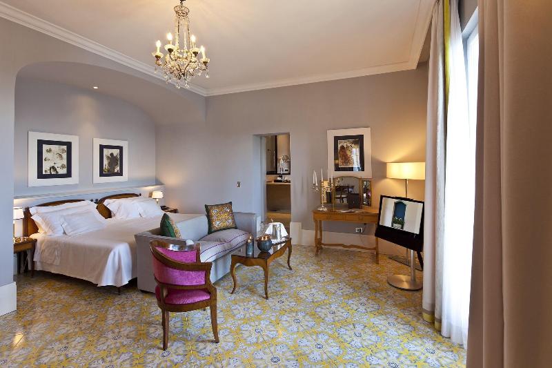 غرفة ديلوكس مطلّة علي البحر مزوَّدة بشُرفة, Regina Isabella Resort Spa Restaurant