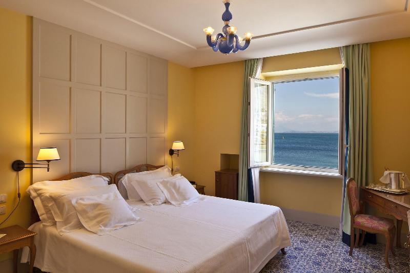 غرفة قياسية مطلّة علي البحر, Regina Isabella Resort Spa Restaurant