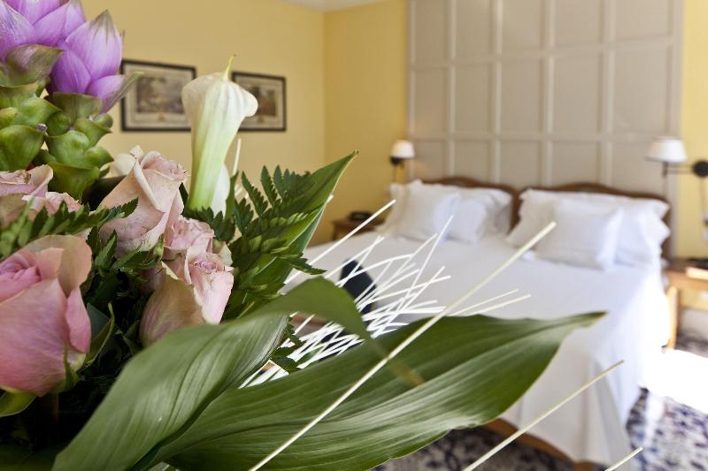 غرفة قياسية مطلّة علي البحر, Regina Isabella Resort Spa Restaurant