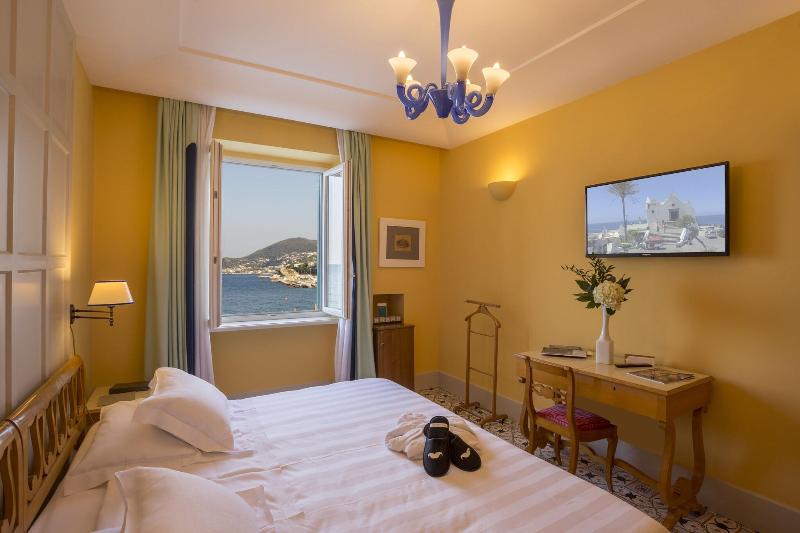 غرفة قياسية مطلّة علي البحر, Regina Isabella Resort Spa Restaurant