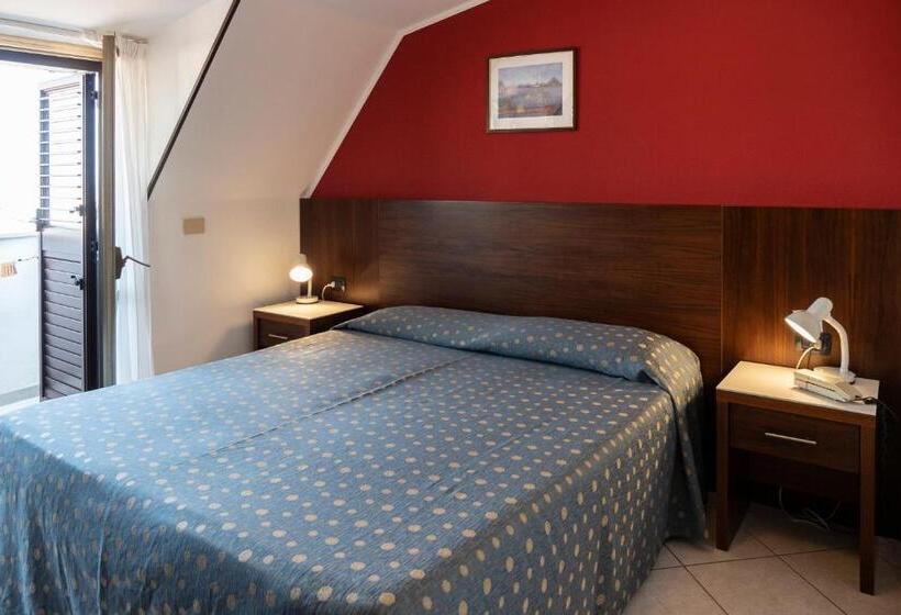 Habitación Estándar Abuhardillada, Mare Blu