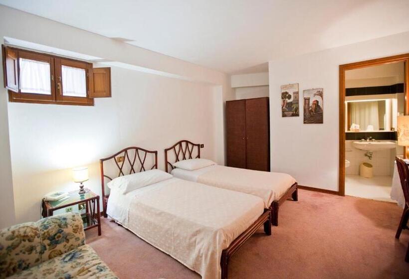 标准三人间, Moderno