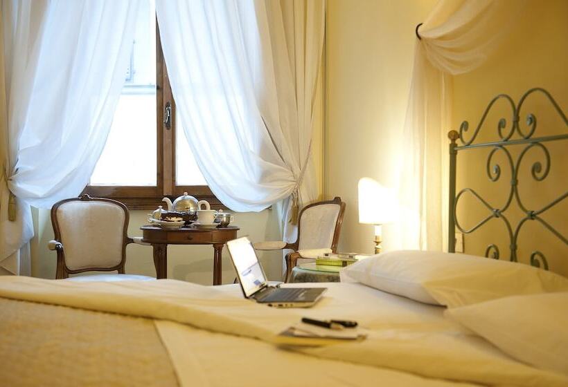 اتاق استاندارد سه نفره, Palazzo Dal Borgo