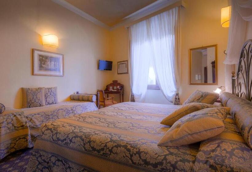 اتاق استاندارد سه نفره, Palazzo Dal Borgo