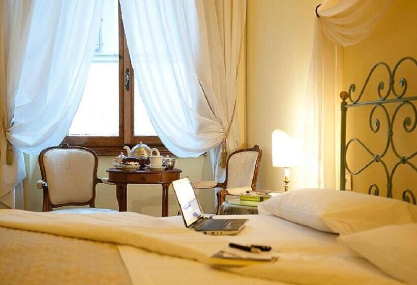 اتاق استاندارد یک نفره, Palazzo Dal Borgo