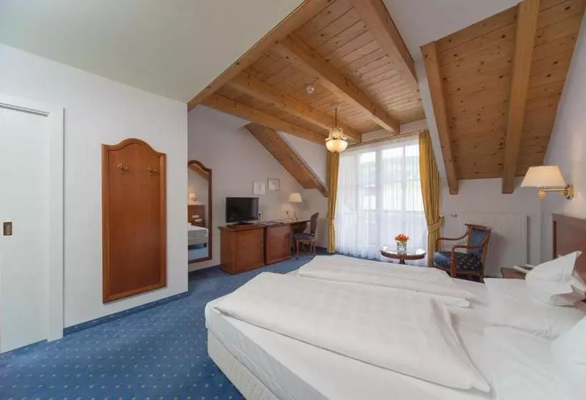 バルコニー付きデラックスルーム, Park Hotel Bellevue