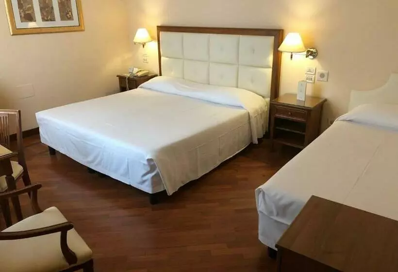 Quarto Triplo Standart, Pierre