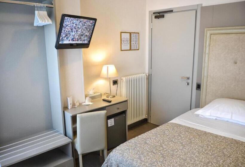 标准单人间, Tiffany