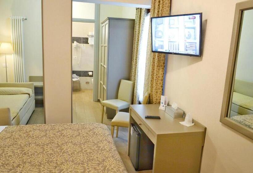 Quarto Triplo Estandar, Tiffany