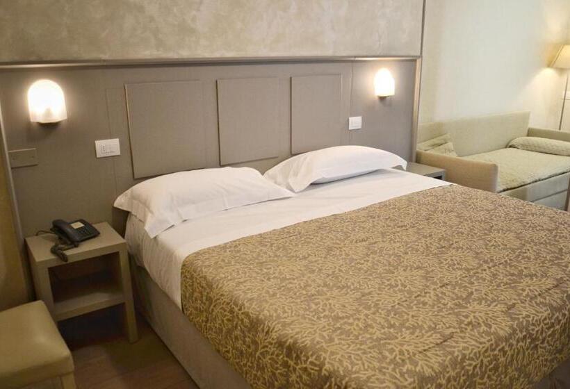 Quarto Triplo Estandar, Tiffany
