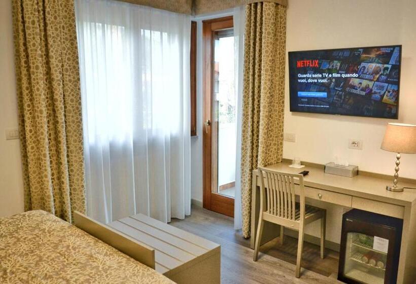 Quarto Estandar com Sacada, Tiffany