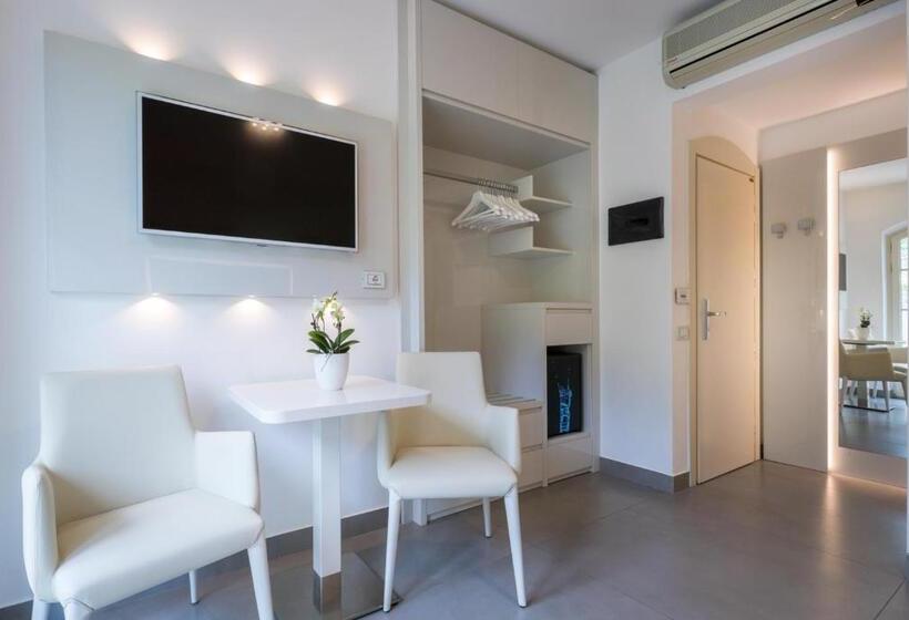 标准间带山景, Vega