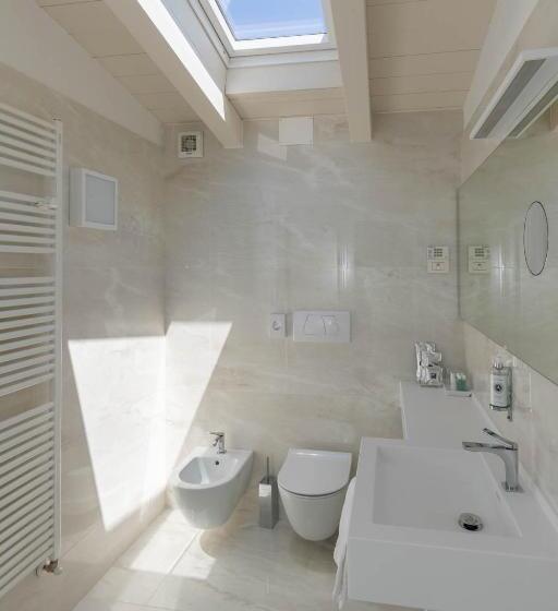 可观山景的小型套房, Vega