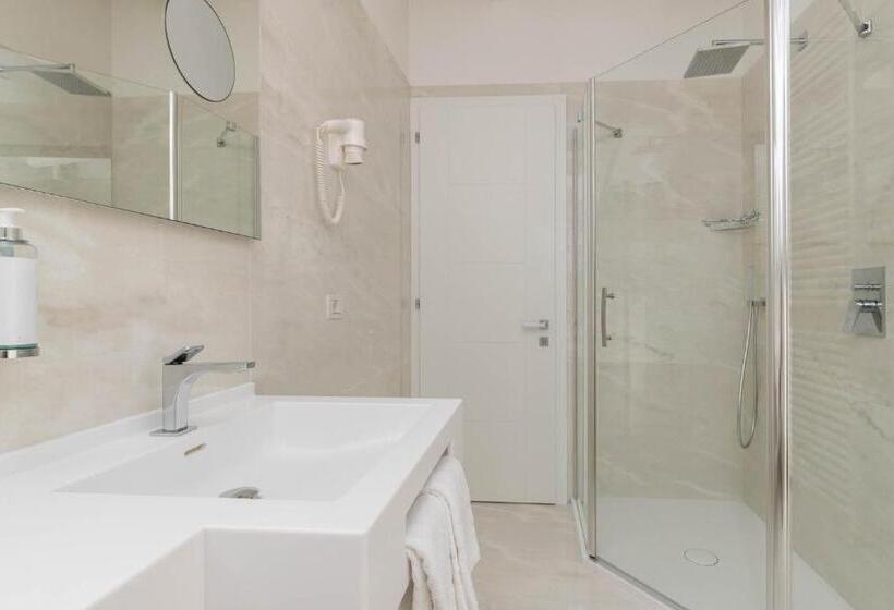 סוויטת ג'וניור נוף הרים, Vega