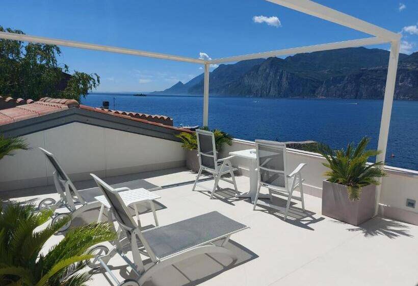 标准间带露台, Vega