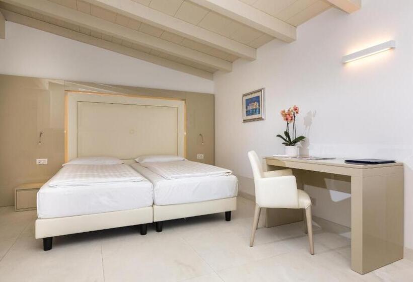 带河湖景观的轻年套房, Vega