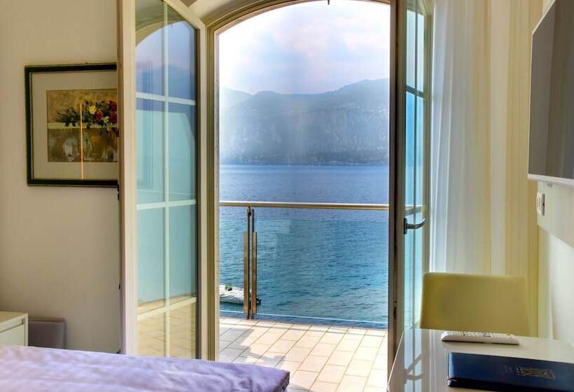 חדר סטנדרט נוף לאגם, Vega