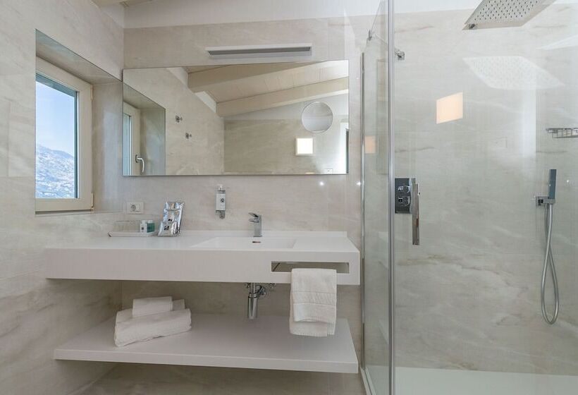 סוויטת ג'וניור נוף לאגם, Vega