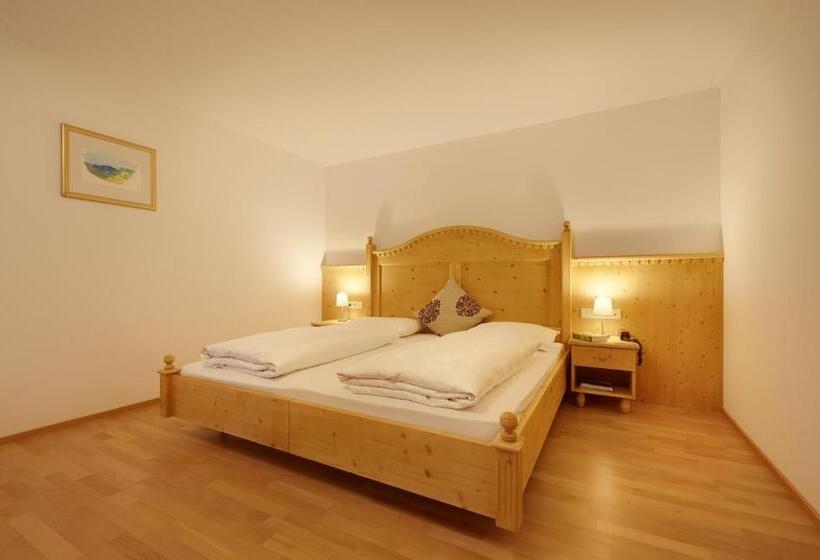 סוויטה קלאסית, Parkhotel Post