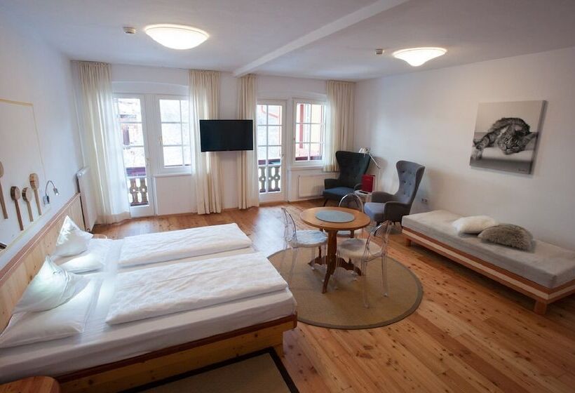 可观山景的小型套房, Parkhotel Sole Paradiso