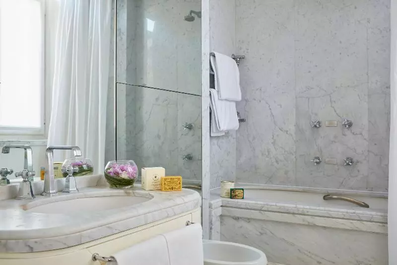 プレミアムルーム, Regency   Small Luxury Hotels Of The World