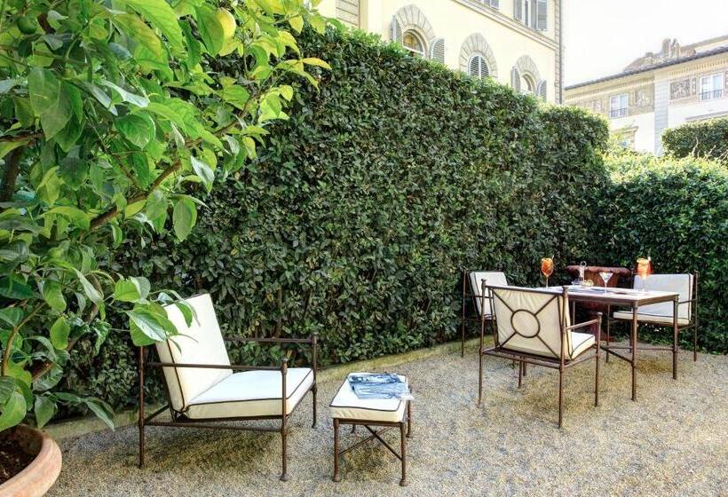 סוויטת ג'וניור, Regency   Small Luxury Hotels Of The World