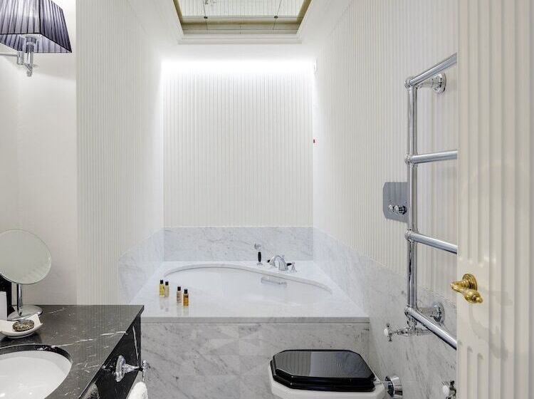 סוויטה אקזקיוטיב, Regency   Small Luxury Hotels Of The World