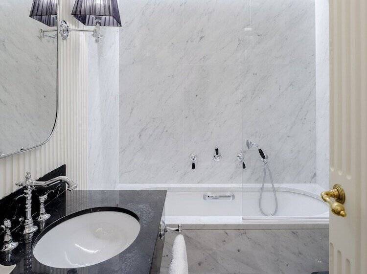 סוויטת פנטהאוז, Regency   Small Luxury Hotels Of The World