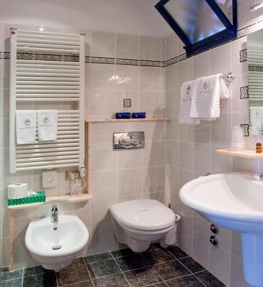 标准间, Punta Est