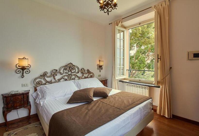 标准单人间, Punta Est