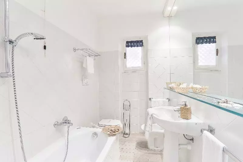 Triple Room Sea View, Resort Le Picchiaie