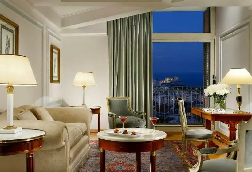 سوییت با چشم‌انداز دریا, Grand Hotel Parker's