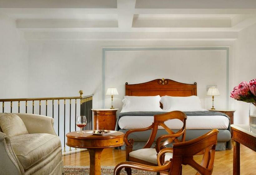 סוויטה נוף לים, Grand Hotel Parker S