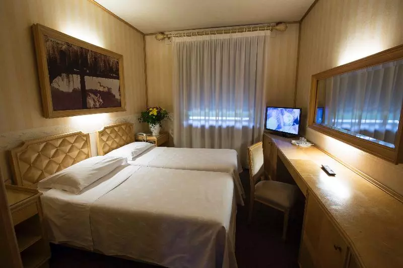 اتاق استاندارد سه نفره, Albergo Italia