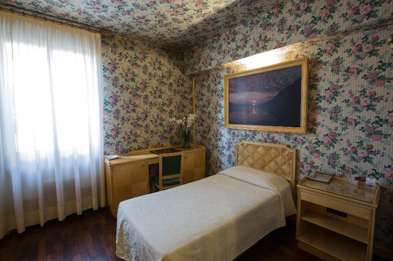 اتاق استاندارد یک نفره, Albergo Italia